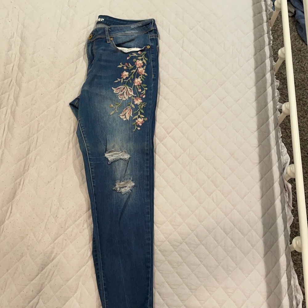 Embroiders jeans